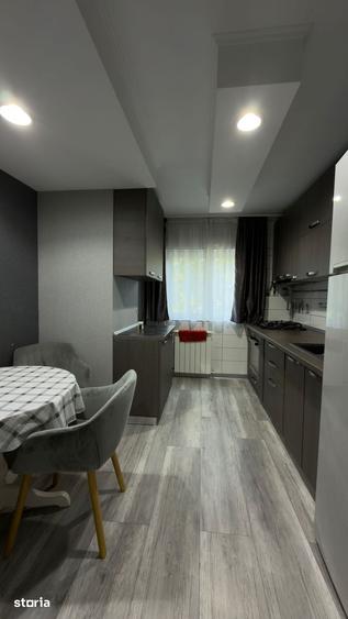 Apartament cu 3 camere decomandat în Centrul Civic
