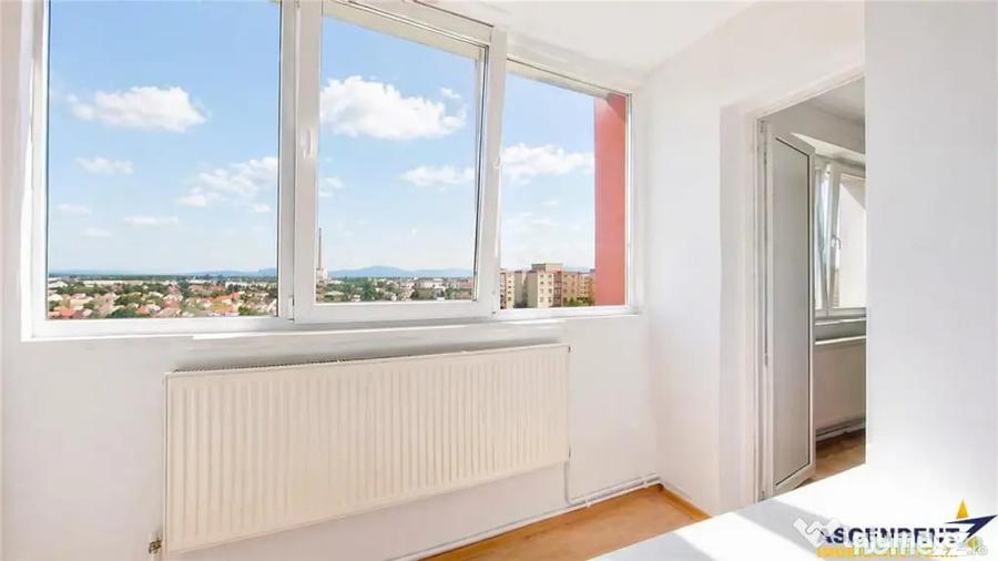 Apartament cu 3 camere semidecomandat în Vlahuță