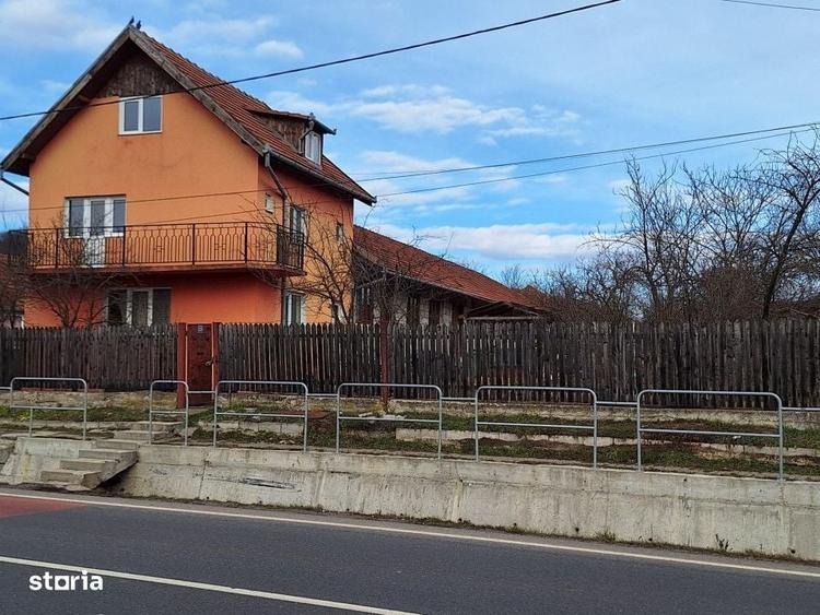 Casă cu 4 camere în Hidiș