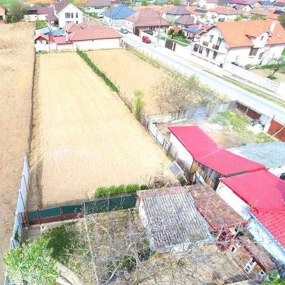 Casă cu Teren 1014 Mp în Cordău