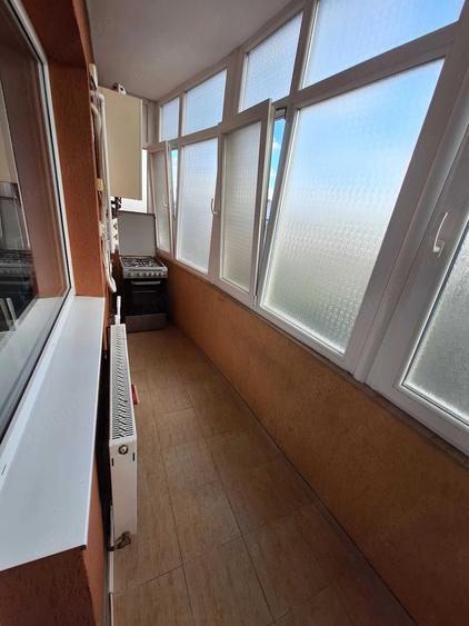 Apartament cu 3 camere decomandat în Berceni