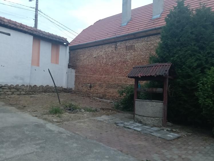 Casă individuală cu 4 camere cu Teren 1439 Mp în Saschiz