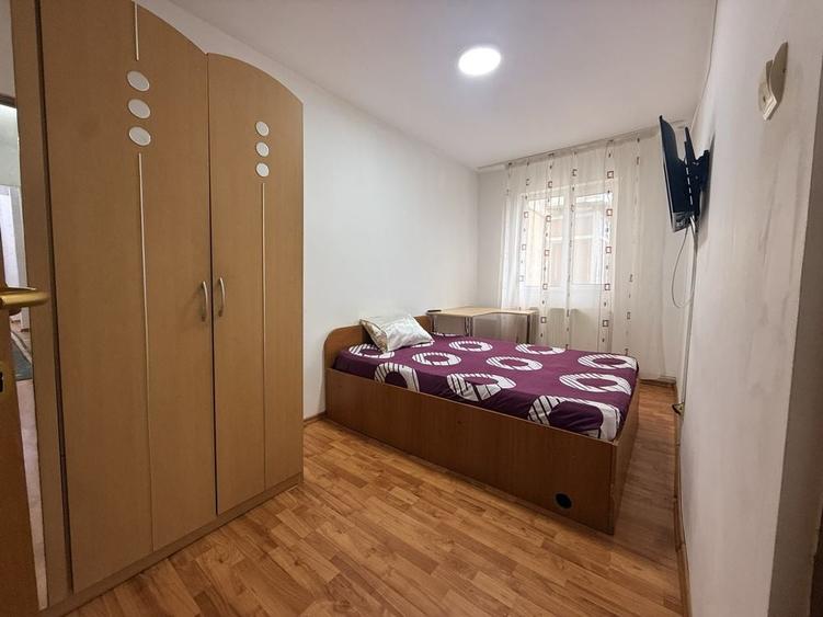 Apartament cu 3 camere decomandat în Olari