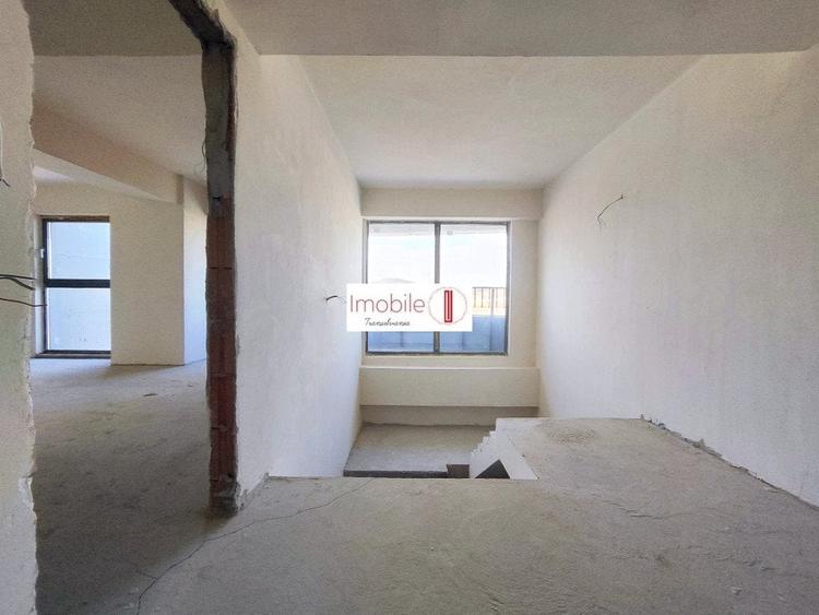 Penthouse cu 4 camere decomandat în Mănăștur