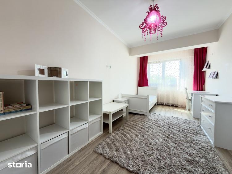 Apartament cu 3 camere, mobilat în Tei