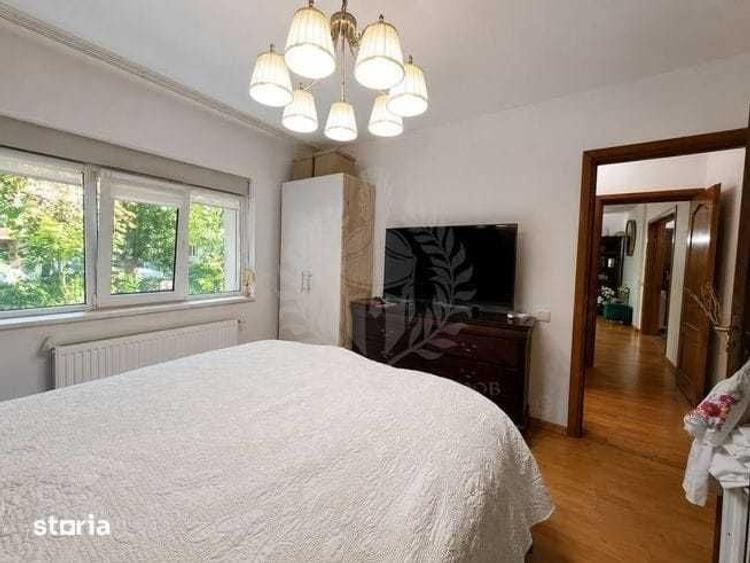 Apartament cu 4 camere decomandat în Ultracentral