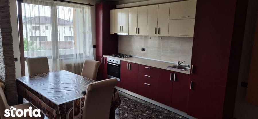 Apartament cu 3 camere semidecomandat, mobilat în Florești — fotografia 3