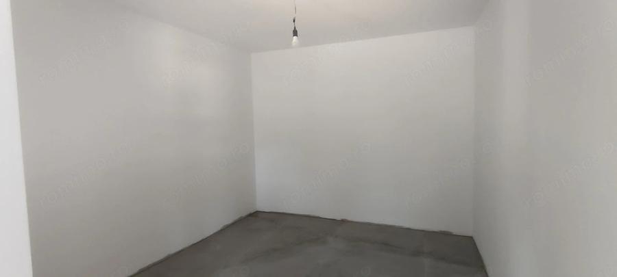 Casă cu Teren 2500 Mp în Central