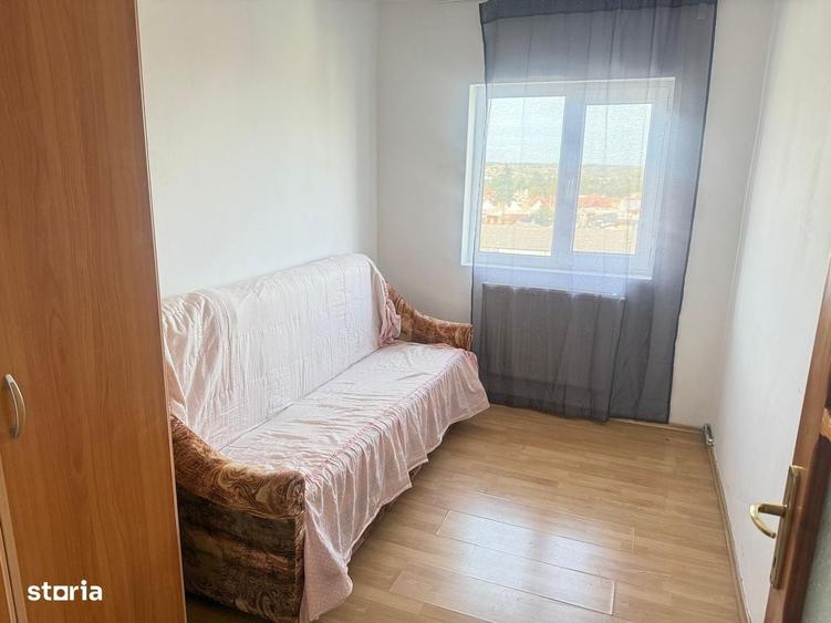 Apartament cu 3 camere decomandat în Micro 4