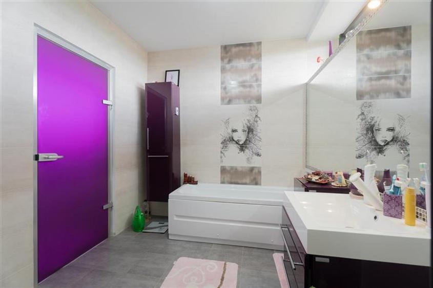 Casă individuală cu 5 camere cu Canalizare în Bucium