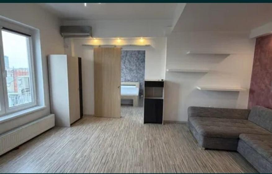Apartament cu 2 camere semidecomandat în P-ța Romană