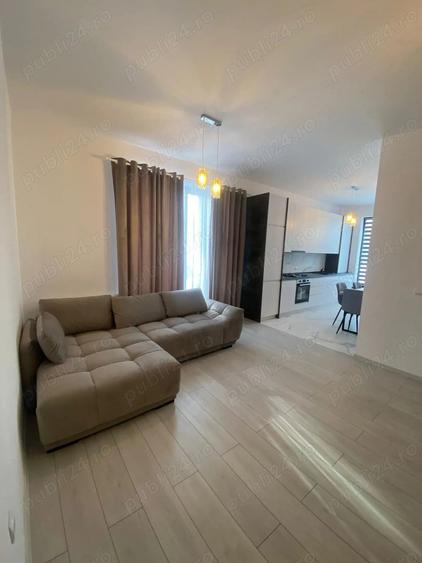 Apartament cu 4 camere decomandat în Central