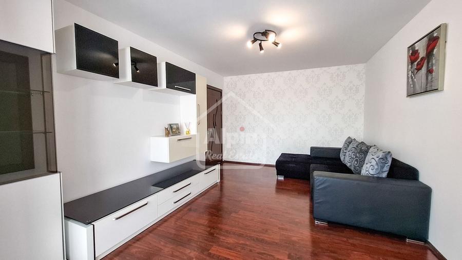 Apartament cu 3 camere decomandat, mobilat în Aurel Vlaicu