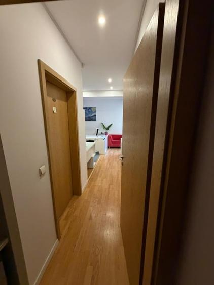 Apartament cu 3 camere semidecomandat în Dorobanți