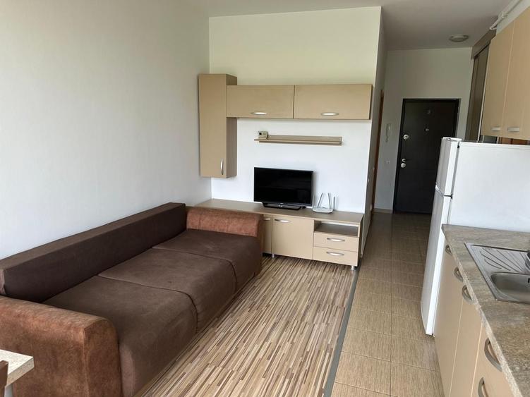 Apartament cu 2 camere semidecomandat, mobilat în Central