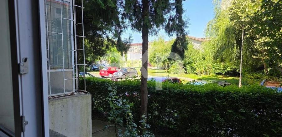 Apartament cu 2 camere semidecomandat în Micro 11