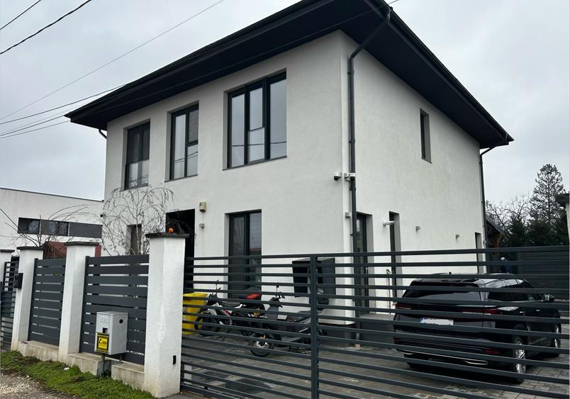 Casă individuală cu 5 camere cu Canalizare în Odăi