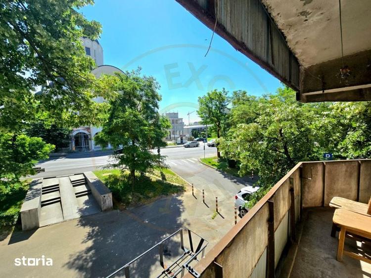 Apartament cu 4 camere decomandat în Micro 16