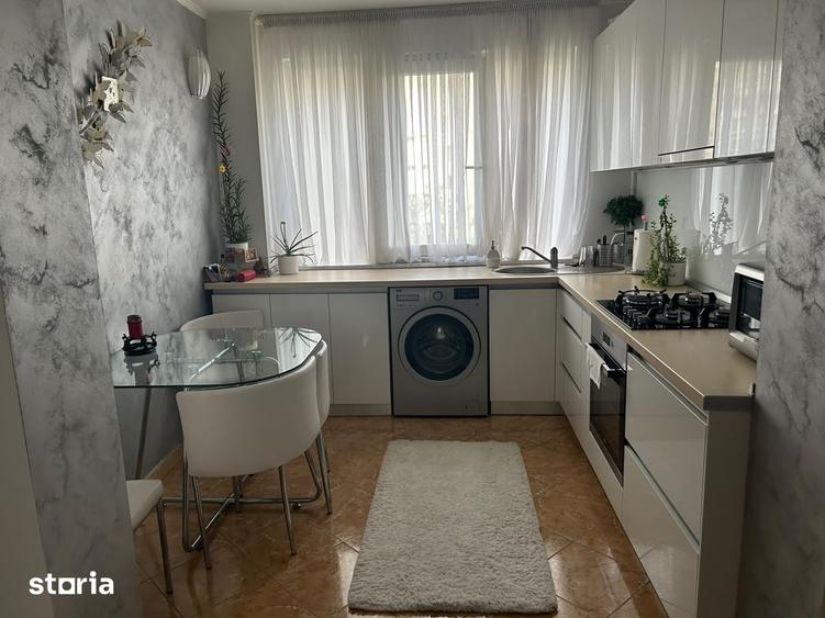 Apartament cu 3 camere decomandat în Dristor