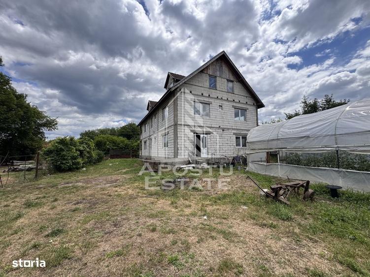 Casă cu 4 camere în Fărcădin