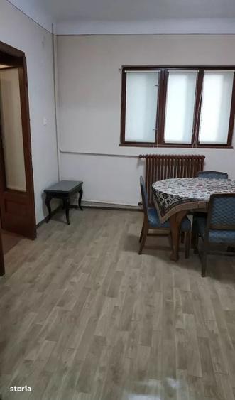 Apartament cu 3 camere decomandat în 1 Decembrie 1918