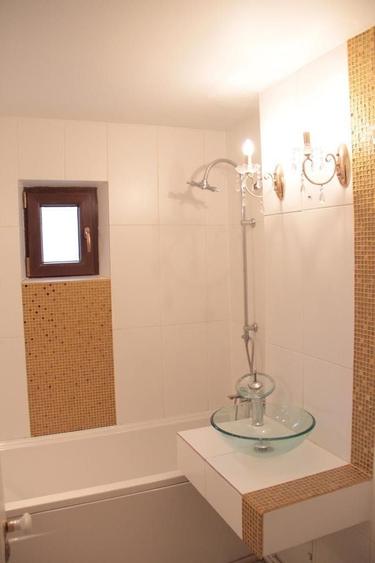 Apartament cu 3 camere decomandat în Liteni