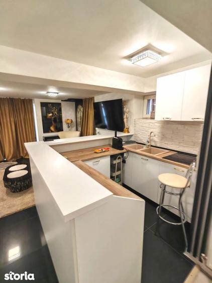 Apartament cu 3 camere în Mazepa 2