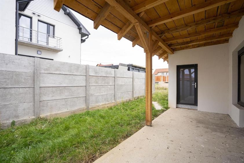 Casă individuală cu 3 camere cu Canalizare în Betfia