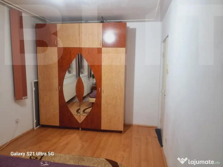 Apartament cu 3 camere semidecomandat în Central