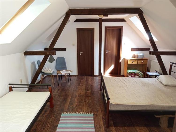 Hotel/Pensiune, de 431 mp, în Ilidia