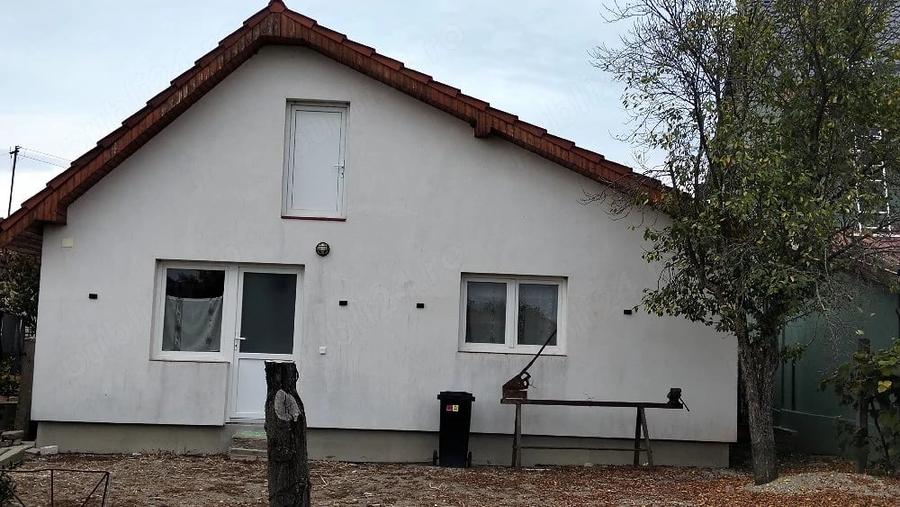 Casă cu 3 camere cu Teren 480 Mp în Central