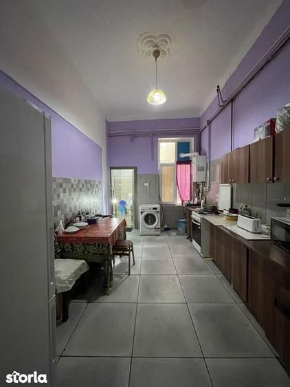 Apartament cu 5 camere în Victoriei