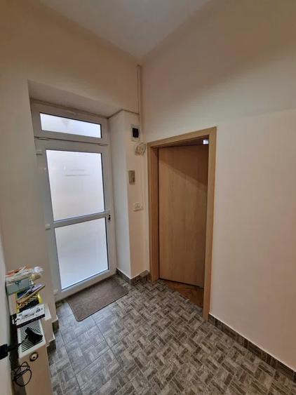 Birou, de 50 mp, în Central