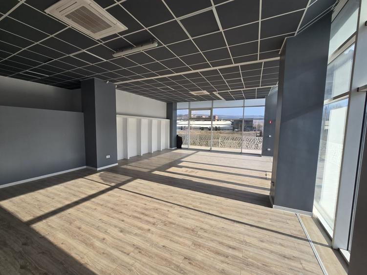 Spațiu comercial, de 100 mp, în Bucium