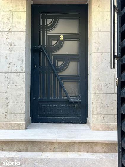 Apartament cu 8 camere în Mitropolie
