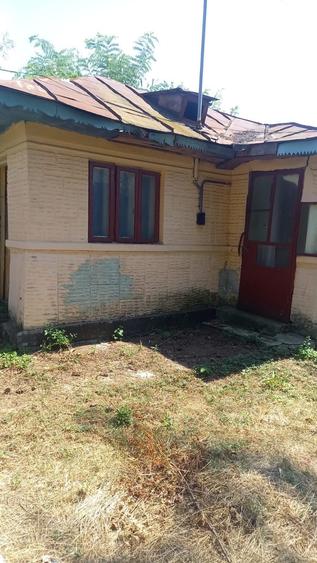 Casă cu 3 camere în Cocorăștii Colț