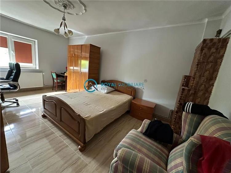 Casă individuală cu 8 camere cu Teren 3797 Mp în Lipănești