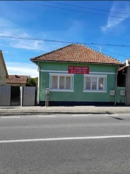 Casă cu 2 camere cu Teren 896 Mp în Teiu