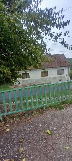 Casă cu 4 camere în Zăbrani