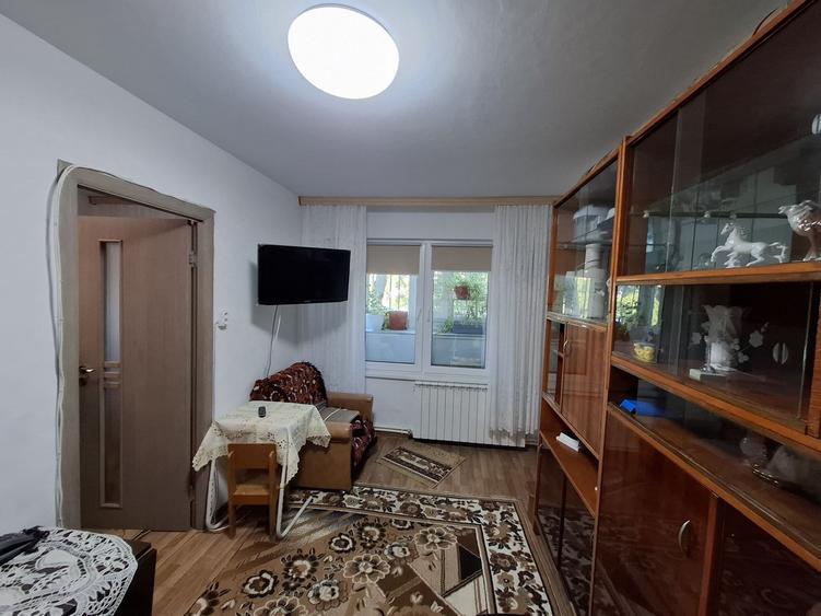 Apartament cu 2 camere nedecomandat, mobilat în Tomis Nord
