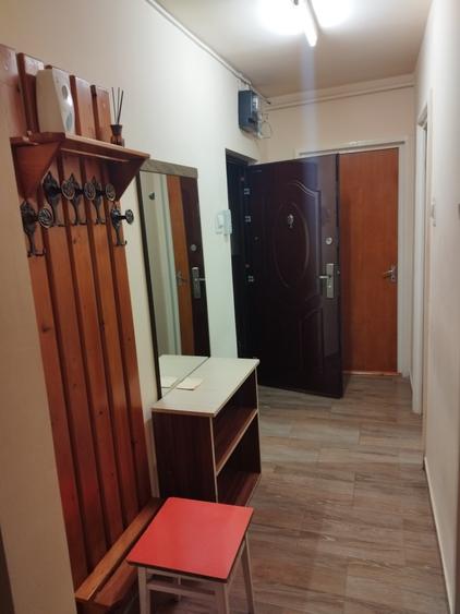 Apartament cu 2 camere decomandat, mobilat în 7 Noiembrie