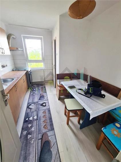 Apartament cu 3 camere decomandat în Craiter