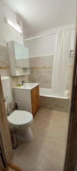 Apartament cu 2 camere semidecomandat în P-ța Victoriei