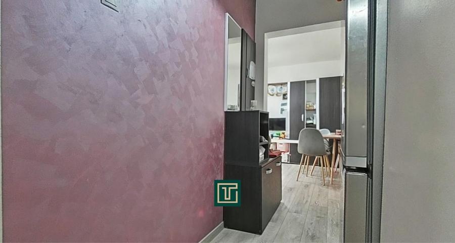 Apartament cu 3 camere semidecomandat, mobilat în Aurel Vlaicu