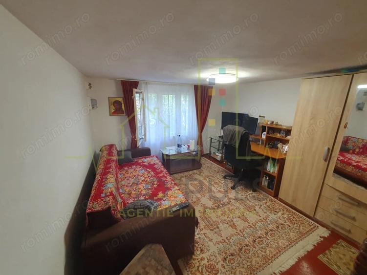 Casă cu 2 camere cu Teren 421 Mp în Plopi