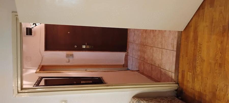 Apartament cu 2 camere semidecomandat în Grădiște