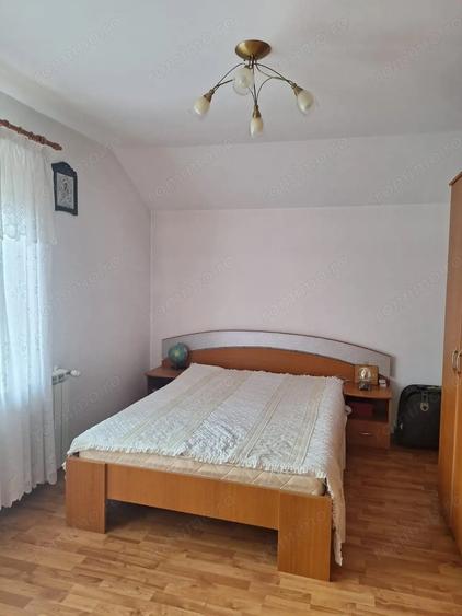 Casă cu Teren 19900 Mp în Izvoarele