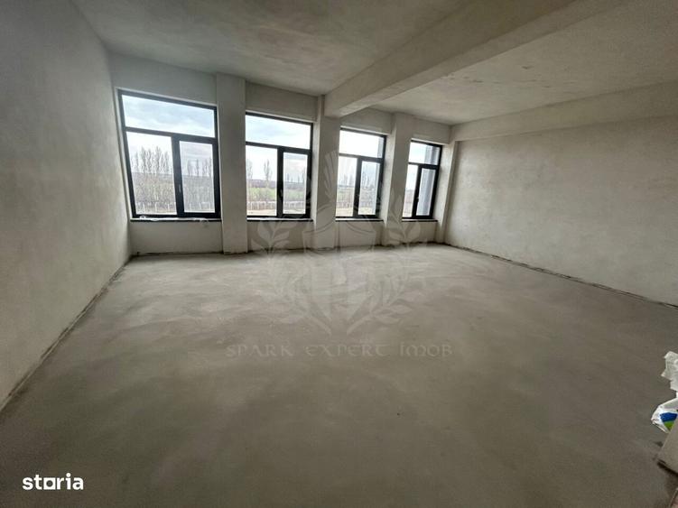 Spațiu comercial, de 1,600 mp, în Bărcănești