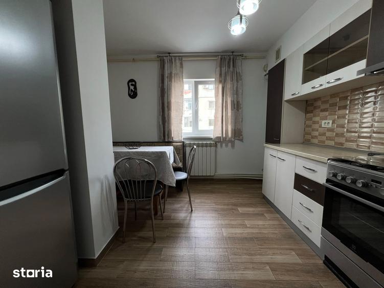 Apartament cu 2 camere decomandat în Delfinariu