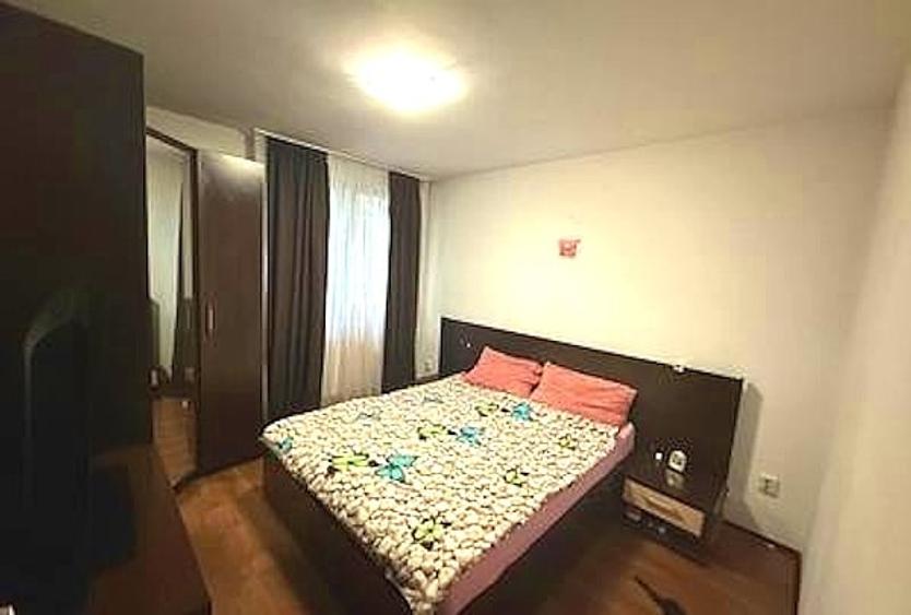 Apartament cu 3 camere decomandat, mobilat în Titan
